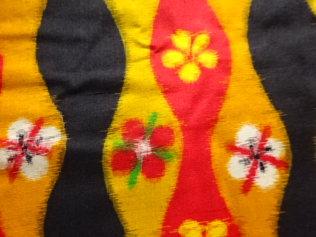 アンティーク　花立涌模様織り出し銘仙着物